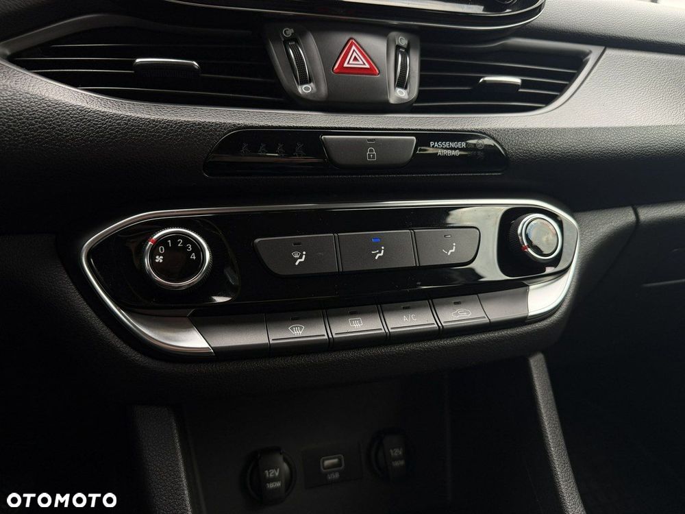 Hyundai i30 1.0 T-GDI Classic + - 24