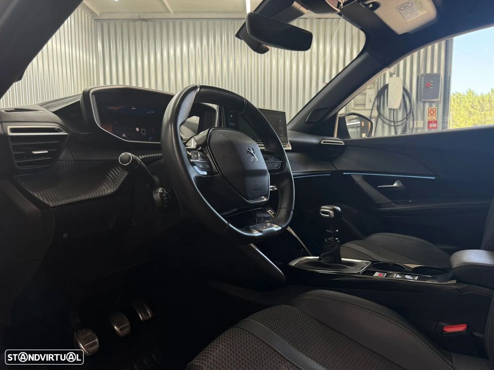 Peugeot 2008 1.2 PureTech GT - 18