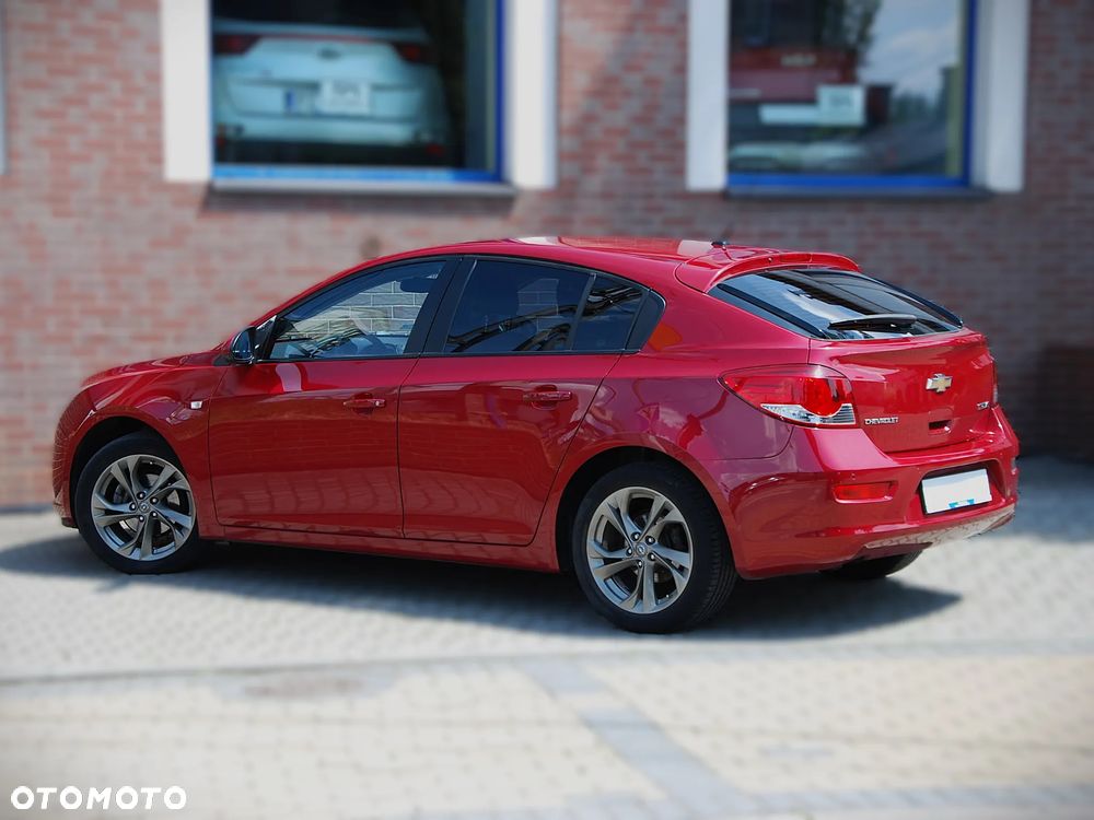 Chevrolet Cruze 1.6 LS+ - 10