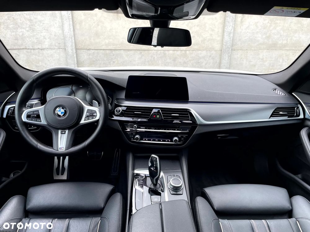 BMW Seria 5 520i M Sport Edition - 24