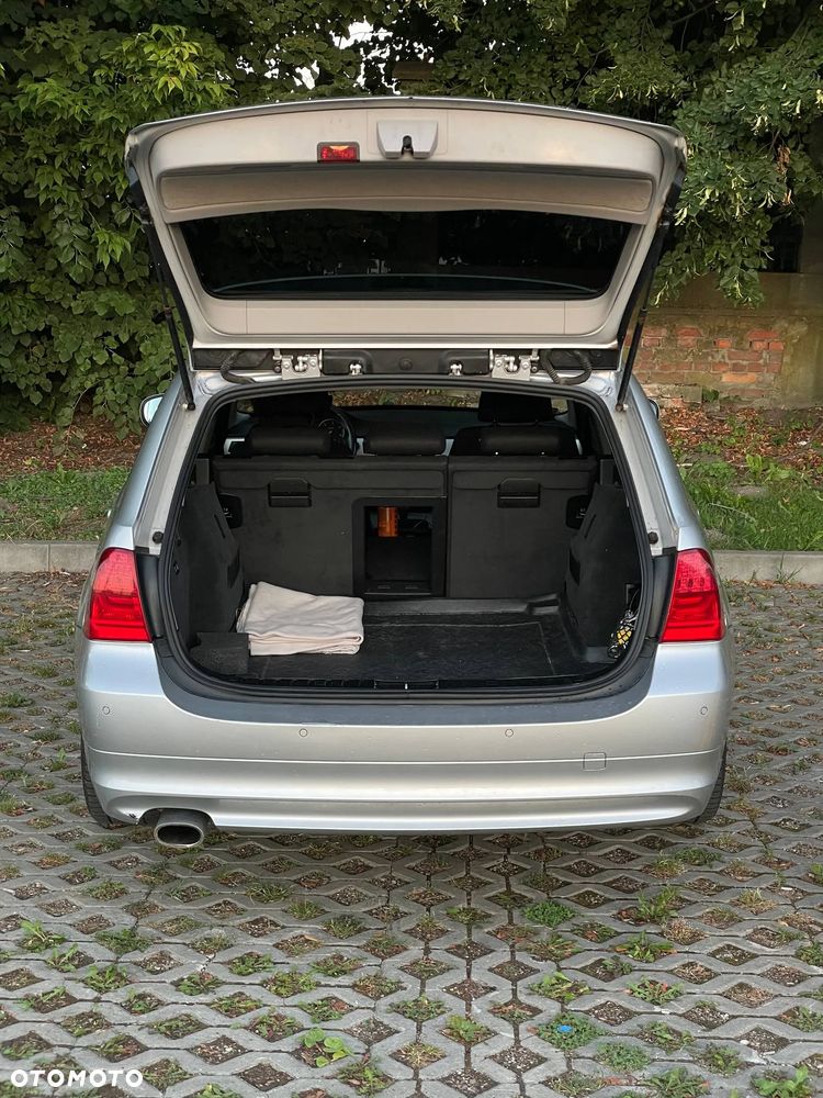 BMW Seria 3 318d - 16
