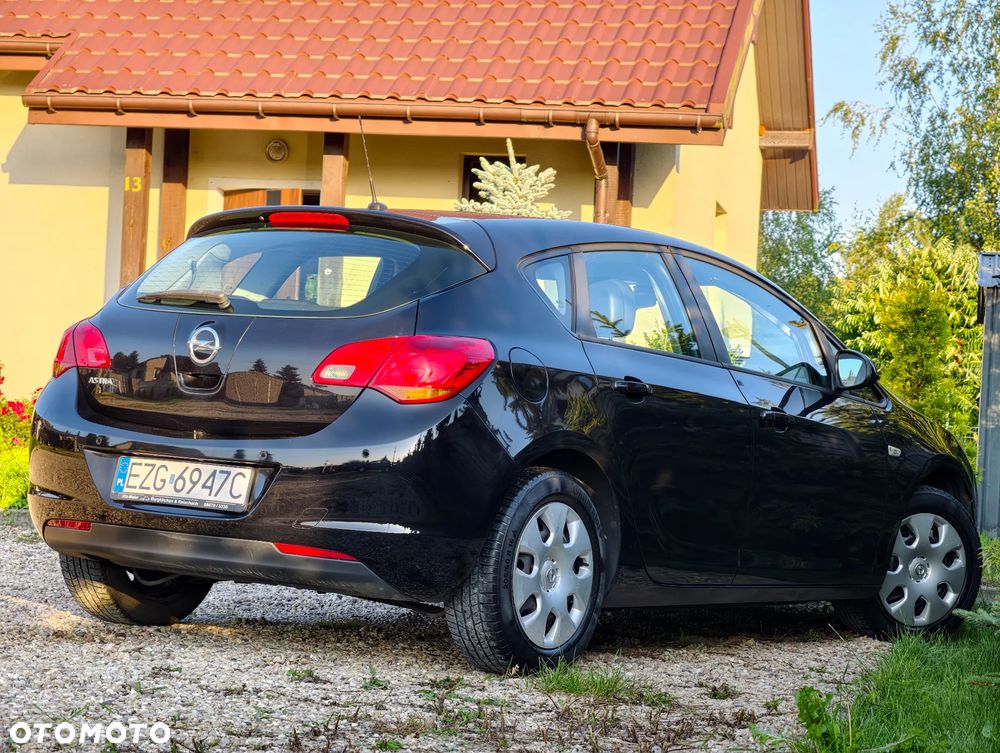 Opel Astra 1.6 Enjoy - 22