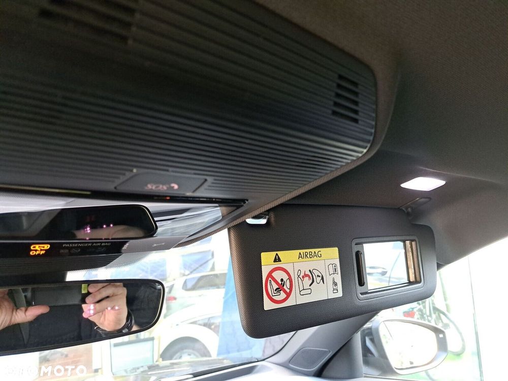 Volkswagen T-Roc - 37