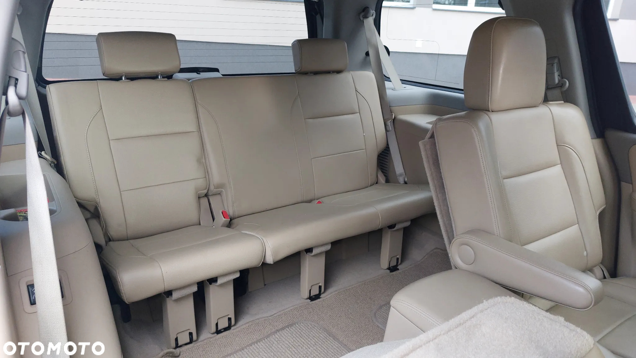 Nissan Armada - 10