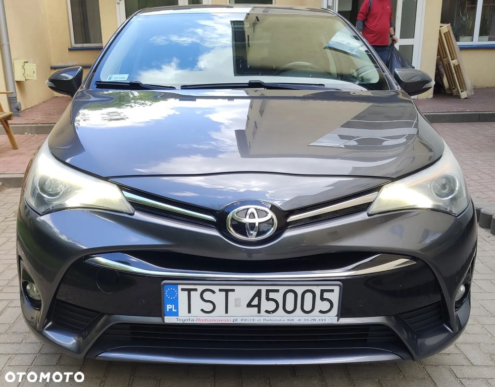 Toyota Avensis 2.0 D-4D Premium - 17