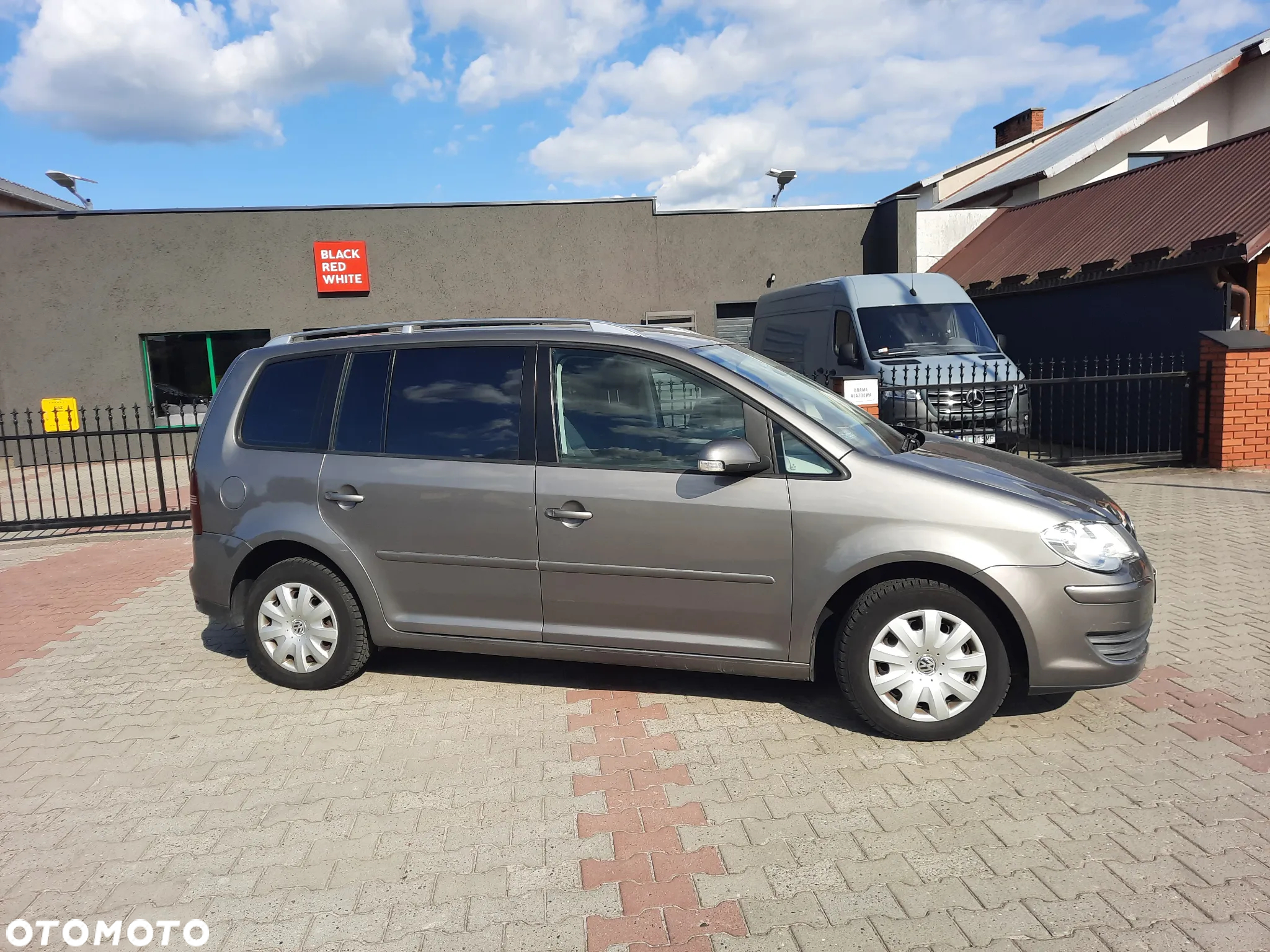 Volkswagen Touran 1.9 TDI Conceptline - 4