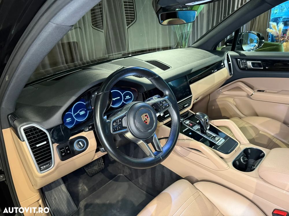 Porsche Cayenne - 11