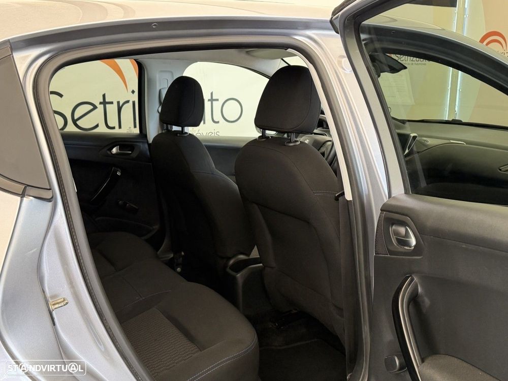 Peugeot 208 1.2 PureTech Signature - 10