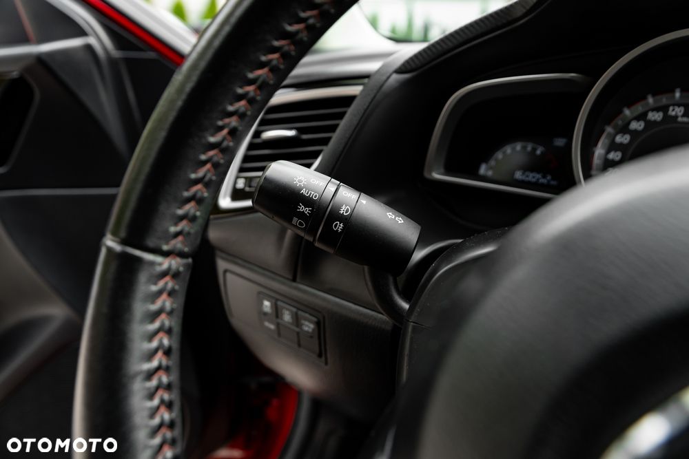 Mazda 3 SKYACTIV-G 120 NAKAMA - 32