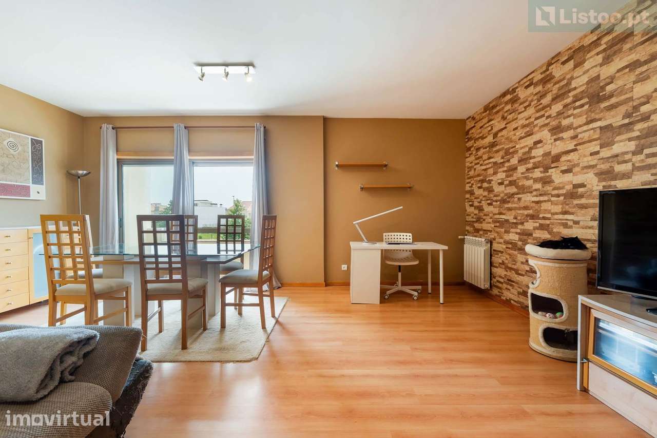 Apartamento T3 c/ Varanda e Garagem - View 6