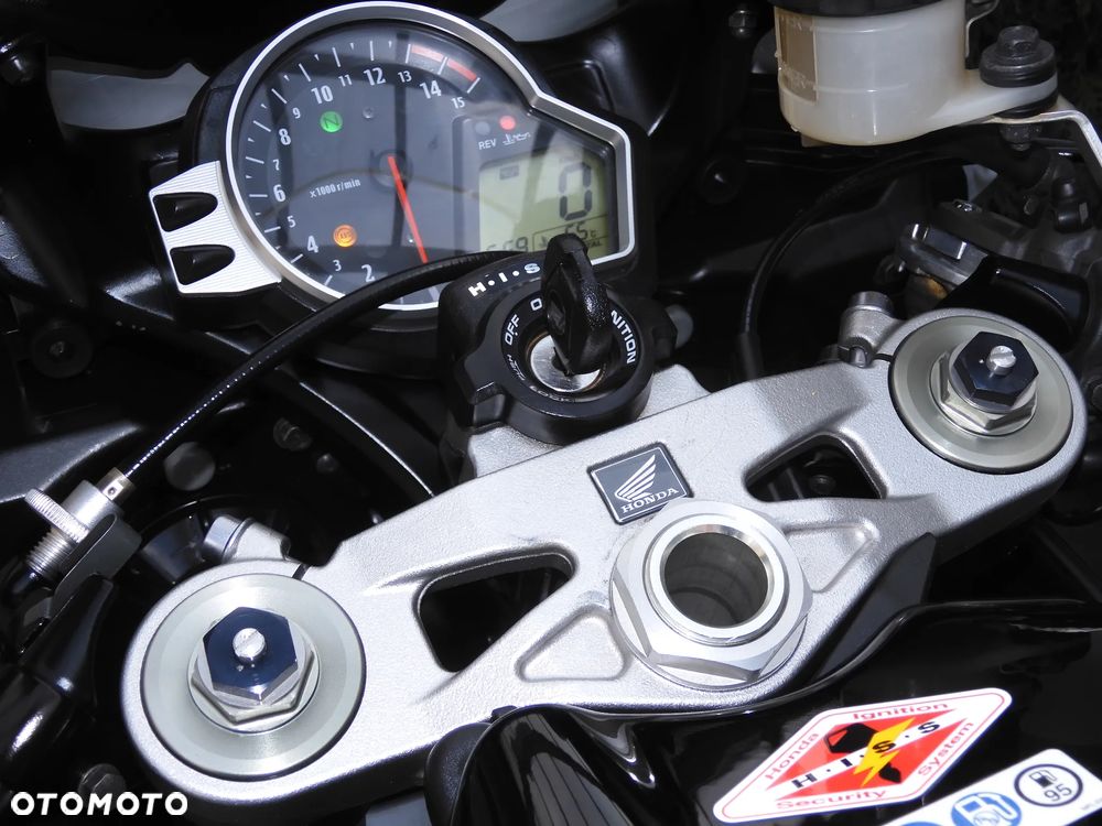 Honda CBR - 27