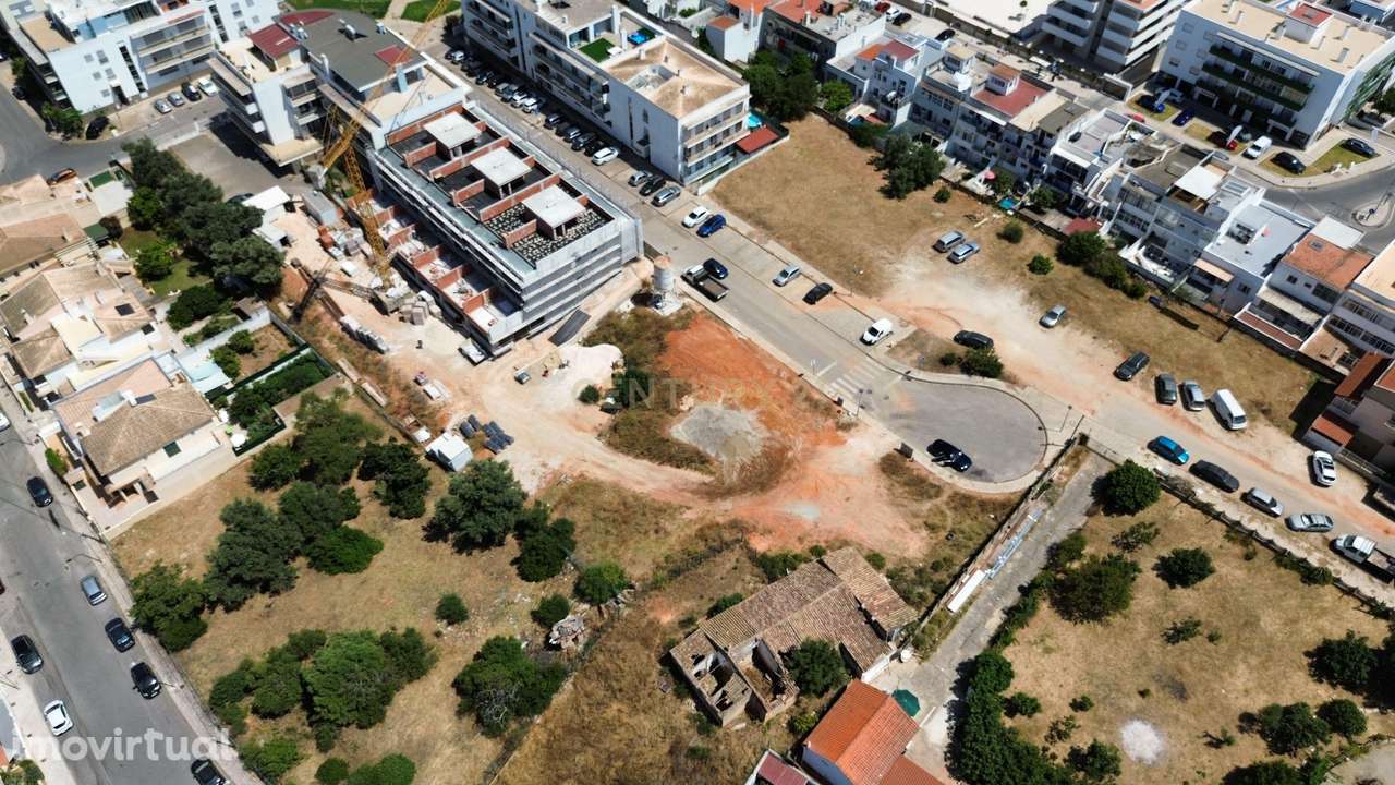 Terreno com Projeto Aprovado para 7 Moradias em banda, Beco  das Giest - Grande imagem: 4/13