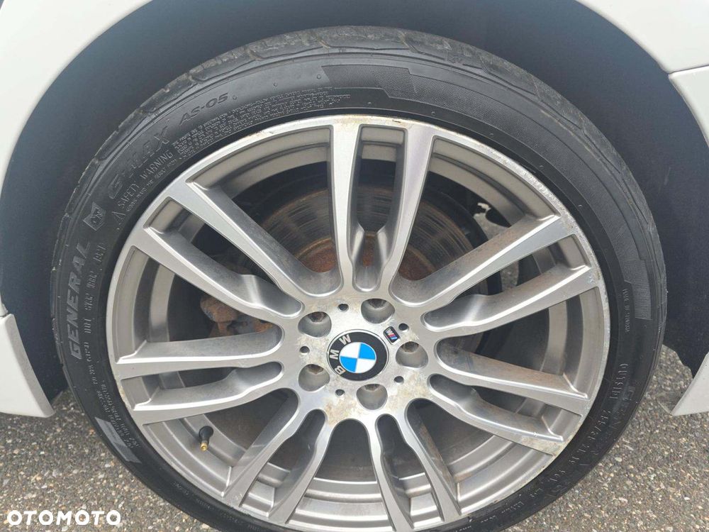 BMW Seria 3 330i xDrive M Sport - 17