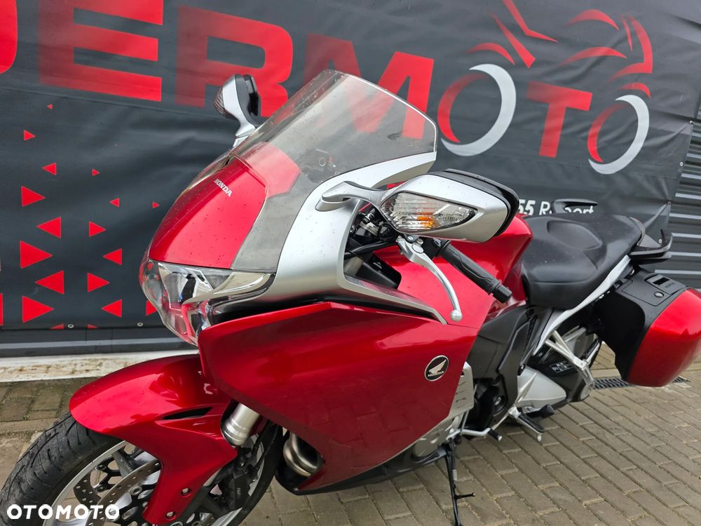 Honda VFR - 13