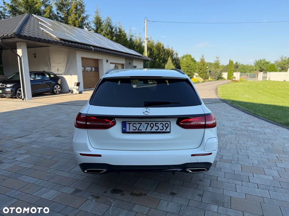 Mercedes-Benz Klasa E 300 de AMG - 15