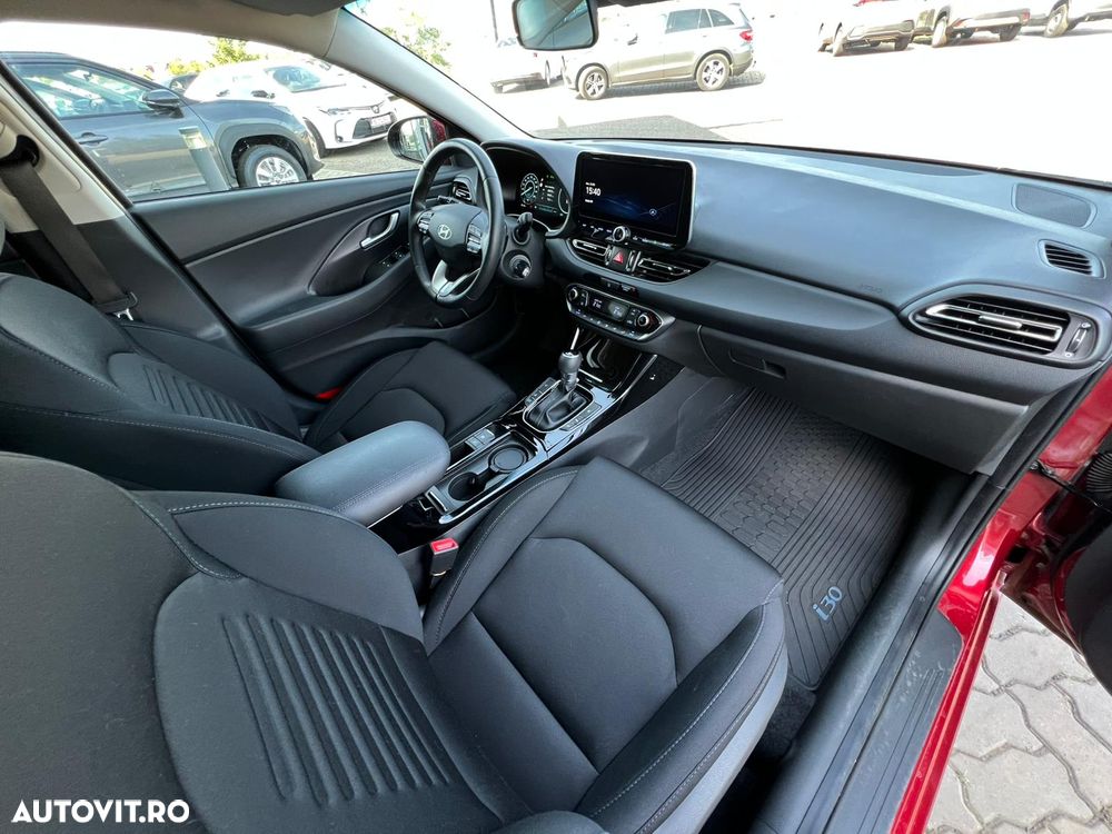 Hyundai i30 1.5 T-GDI 48V-Hybrid DCT Advantage - 16