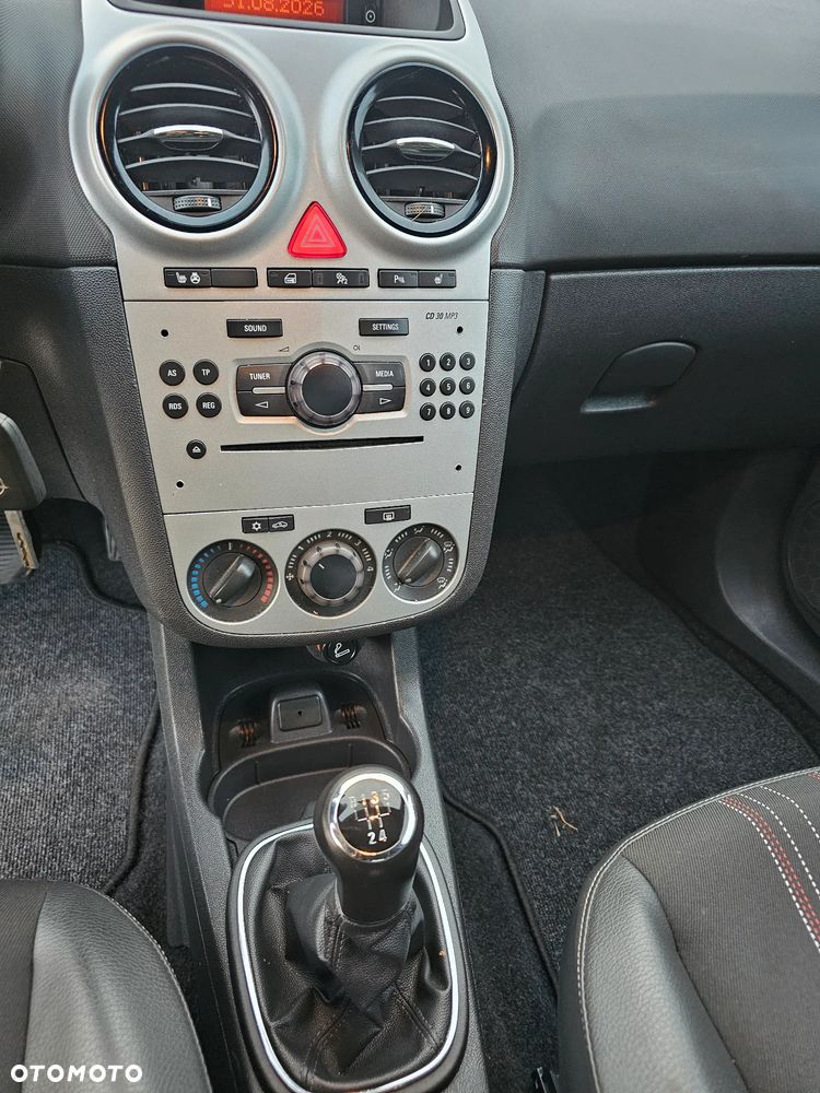 Opel Corsa 1.4 16V 150 Jahre - 15