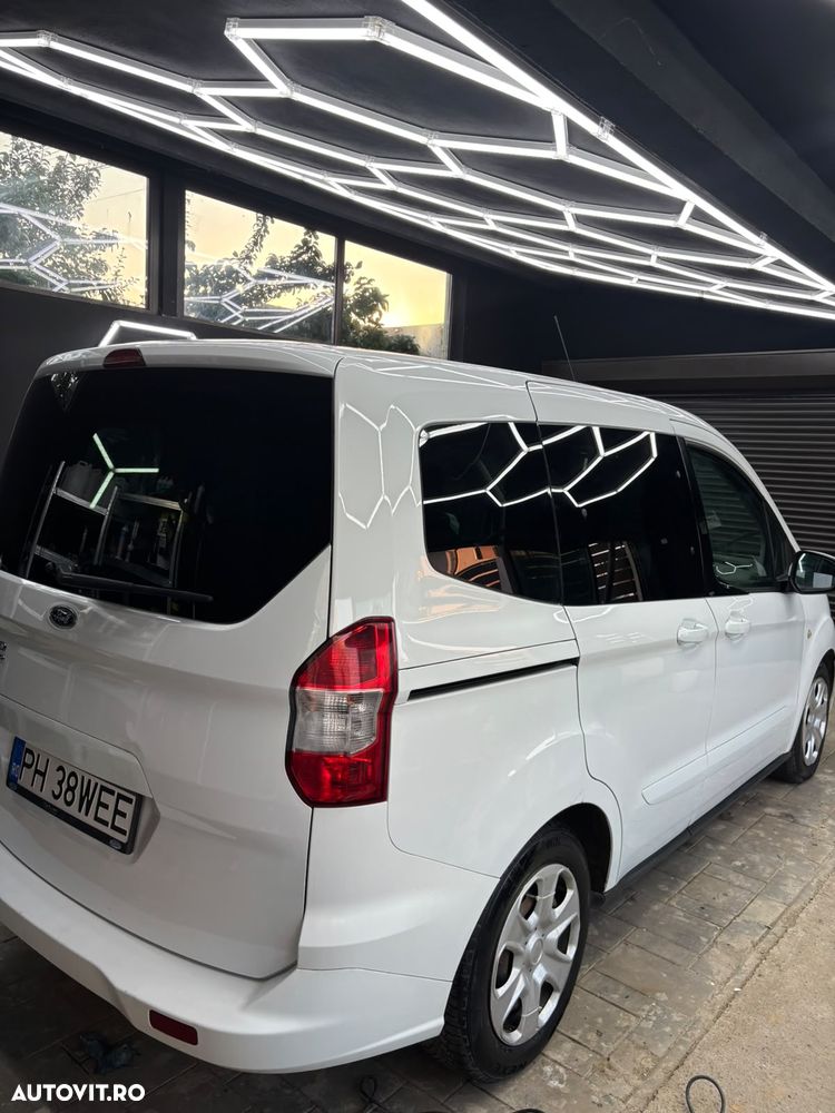 Ford Tourneo Courier 1.5 TDCi Trend - 15