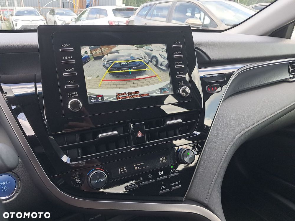 Toyota Camry 2.5 Hybrid Comfort CVT - 25
