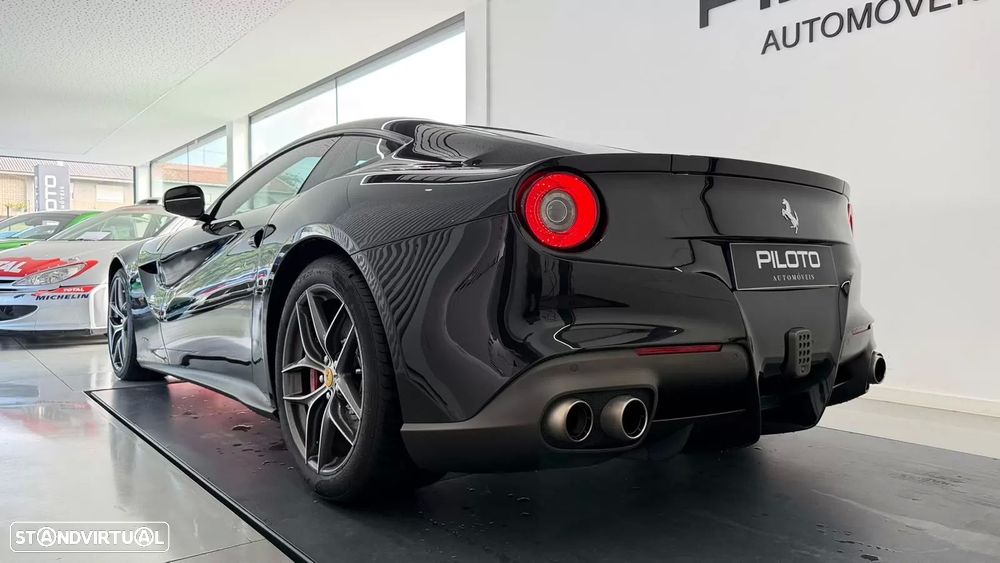 Ferrari F12 Berlinetta 6.3 V12 - 12