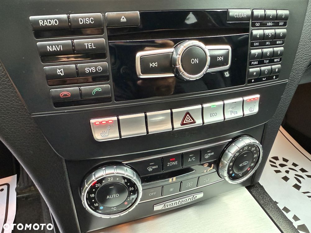 Mercedes-Benz Klasa C 180 CGI BlueEff Avantgarde - 18