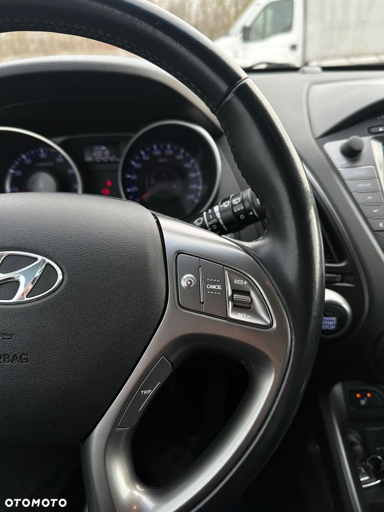 Hyundai ix35 1.6 2WD Fifa World Cup Edition - 17