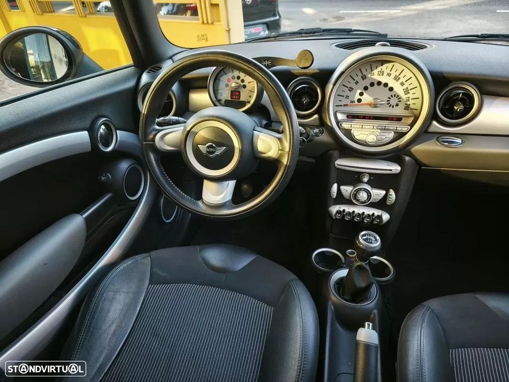 MINI 3 Portas Cooper D - 22