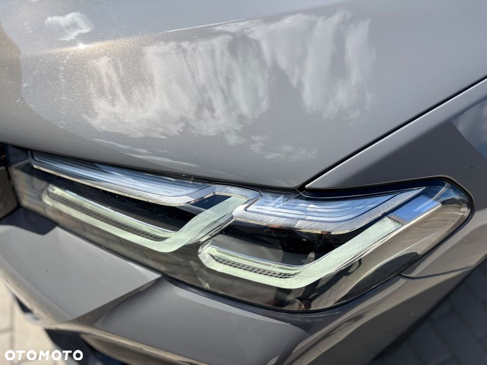BMW Seria 5 530d xDrive mHEV sport - 24