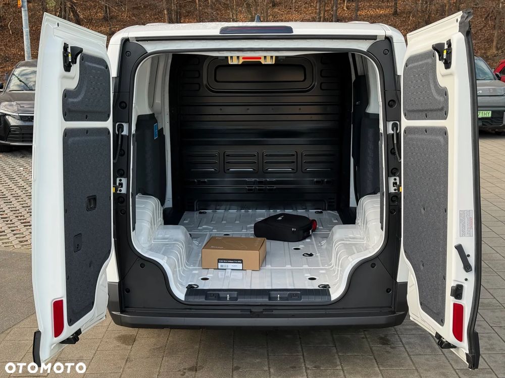 Kia PV5 CARGO - 13
