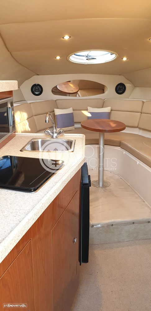 Regal 2665 Commodore - 18