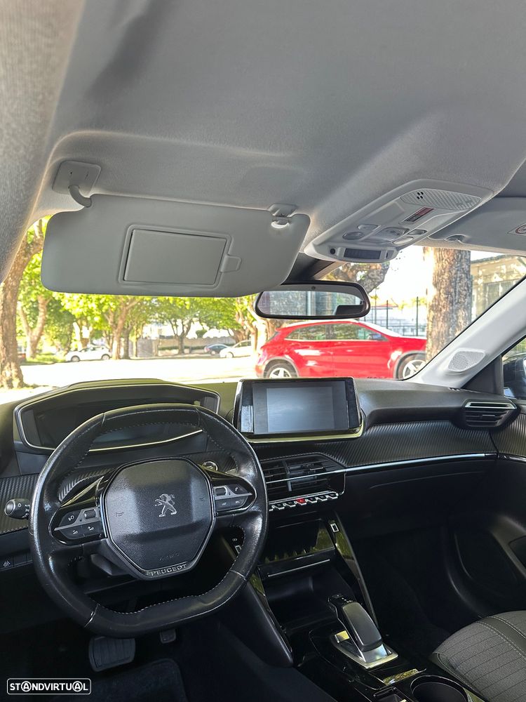 Peugeot e-208 Allure - 19