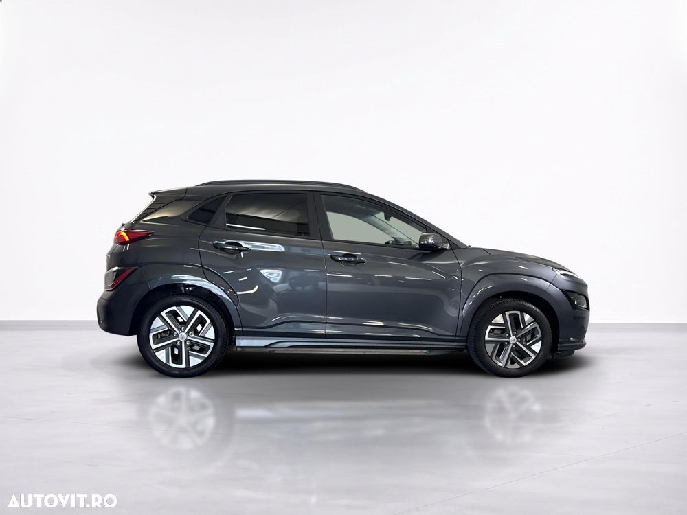 Hyundai KONA - 7