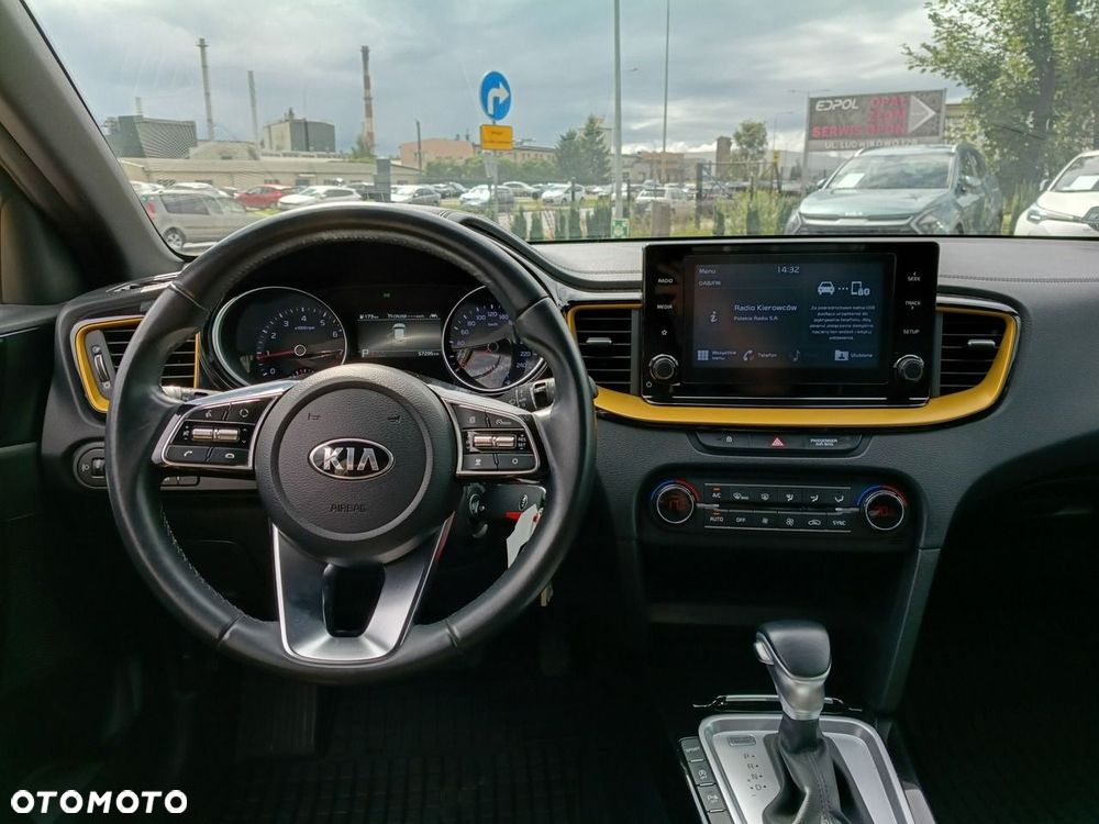 Kia XCeed - 13