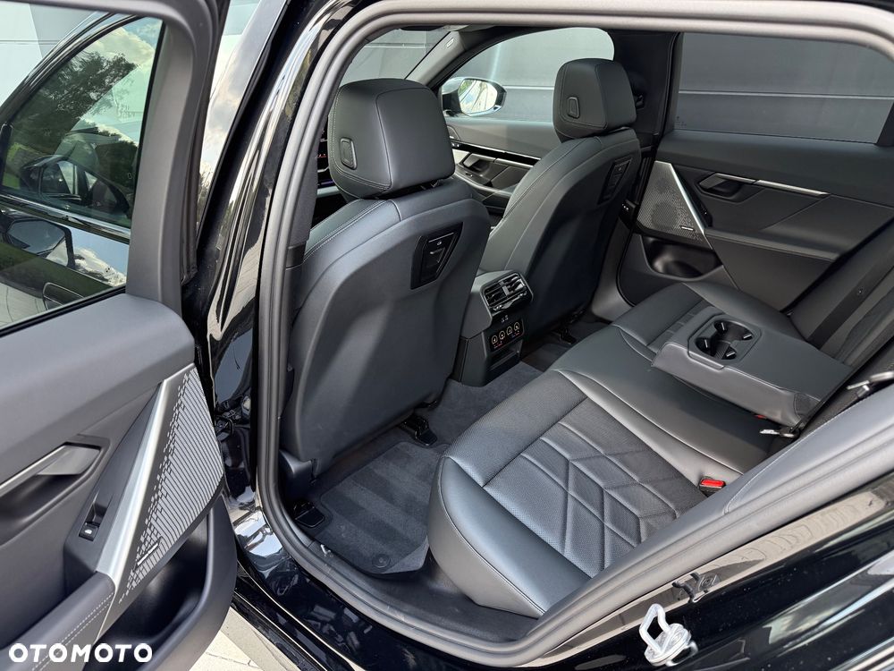 BMW Seria 5 520d xDrive - 13