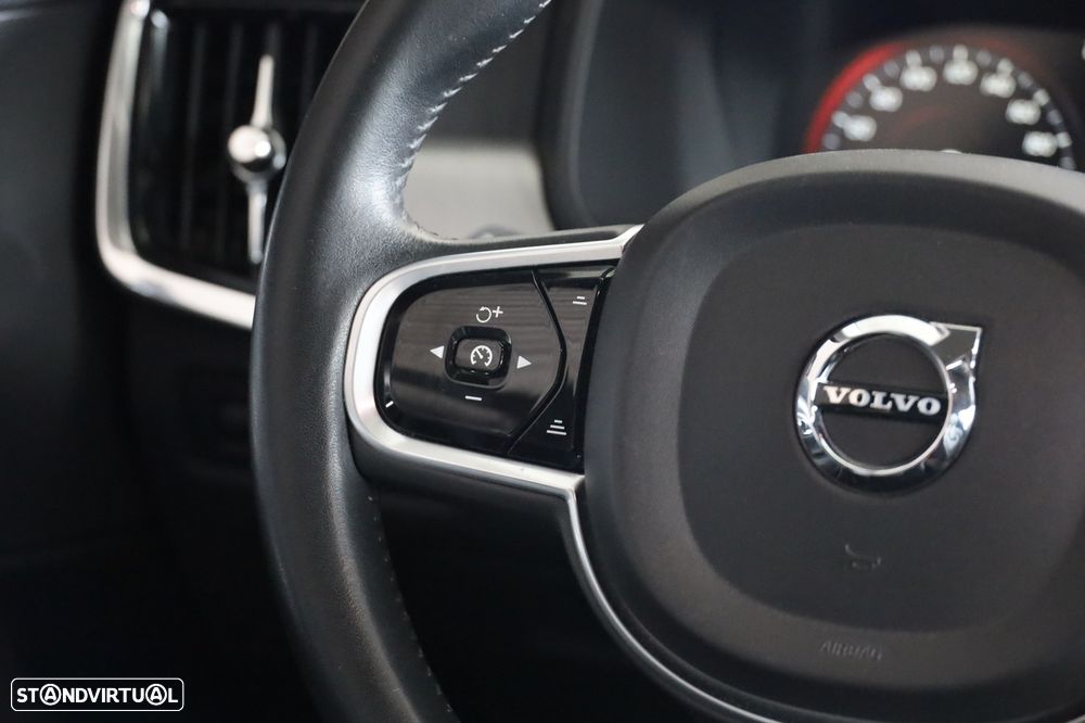 Volvo V90 2.0 D4 Momentum Geartronic - 18