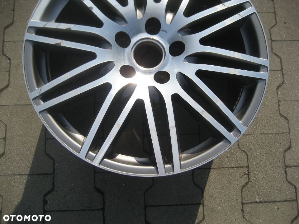 AUDI Q7 TOUAREG FELGA 1SZT.9,0Jx20 ET60 4L0071490 - 4