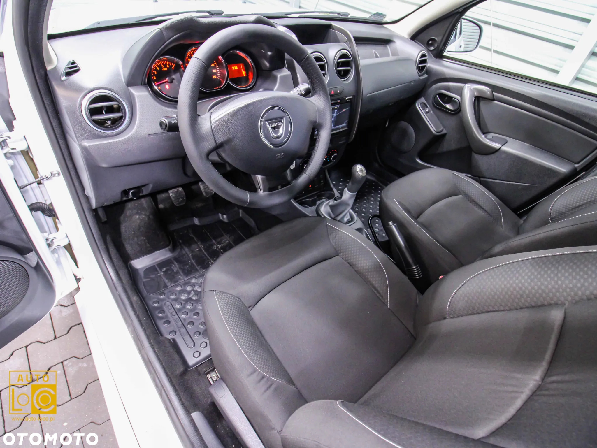 Dacia Duster 1.6 SCe Laureate S&S - 17