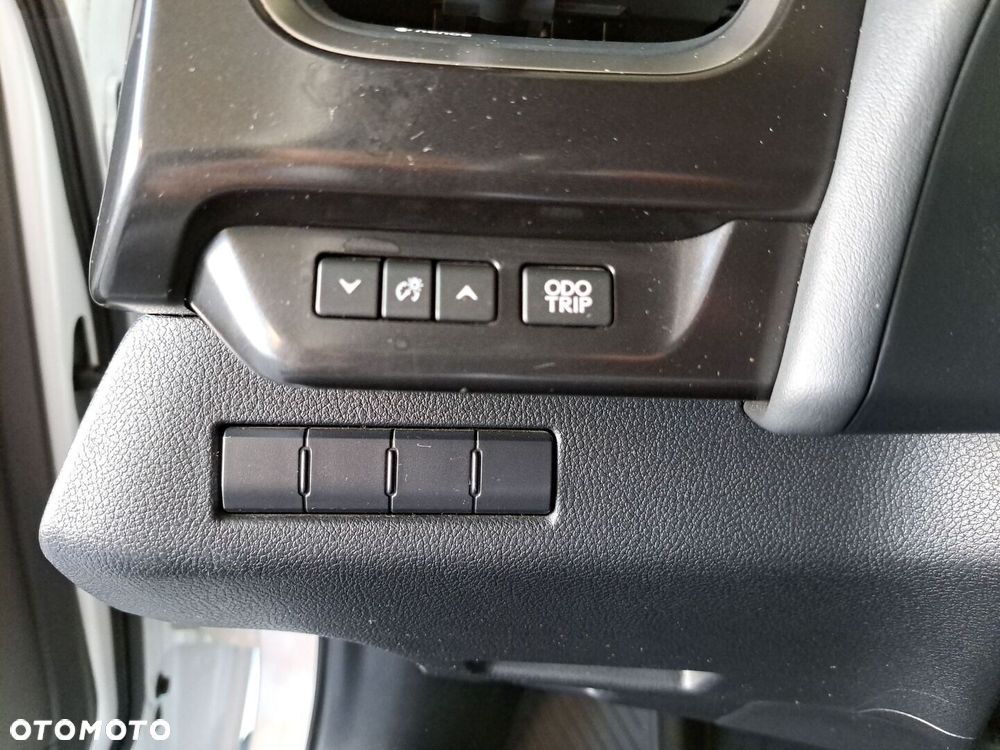 Lexus UX - 29