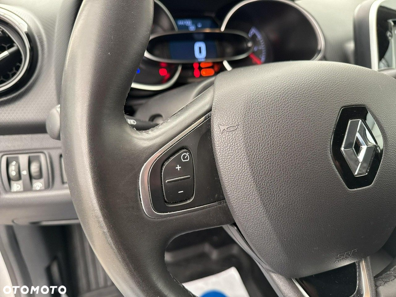 Renault Clio - 23