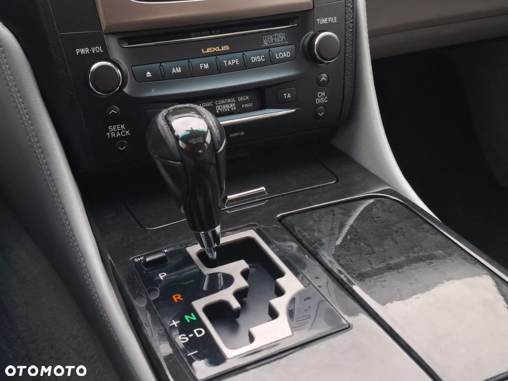 Lexus GS 450h Prestige + - 33