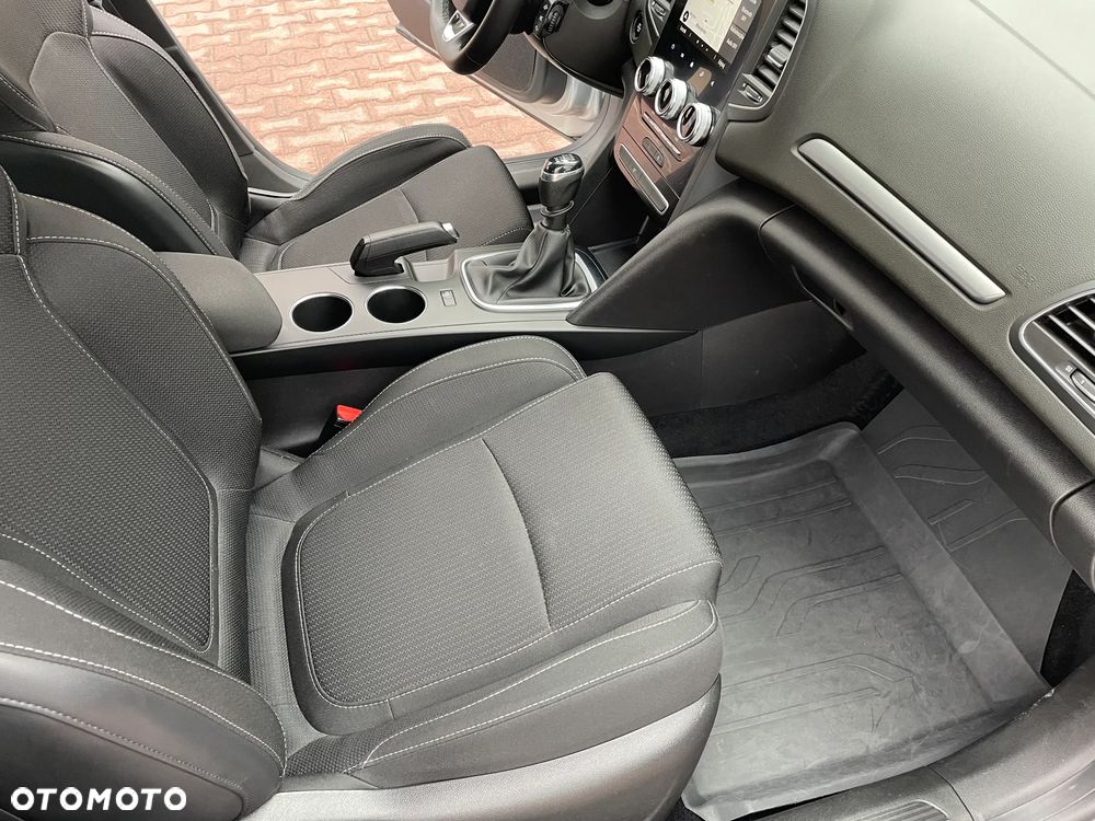 Renault Megane 1.3 TCe FAP Zen - 15