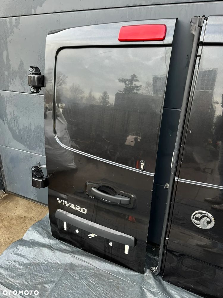 VIVARO Trafic Drzwi tylne lewe prawe OE - 4