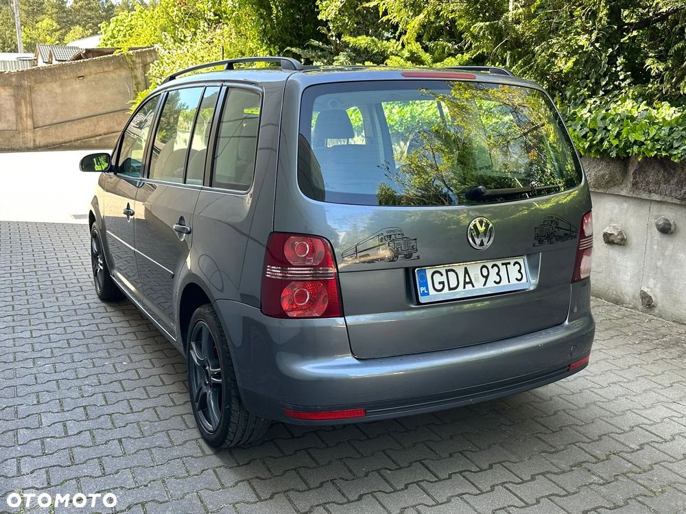 Volkswagen Touran 1.9 TDI DPF DSG Trendline - 5