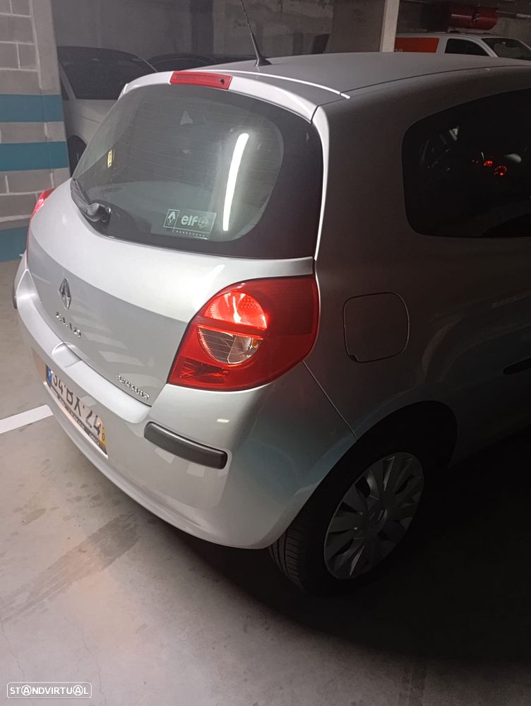 Renault Clio 1.2 16V Confort - 15