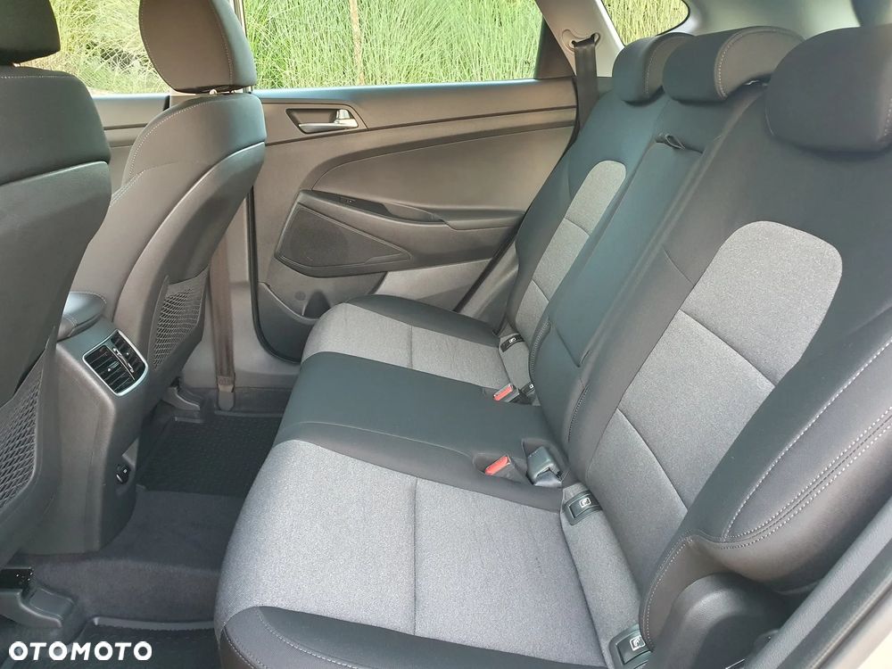 Hyundai Tucson 1.6 GDi 2WD Select - 23