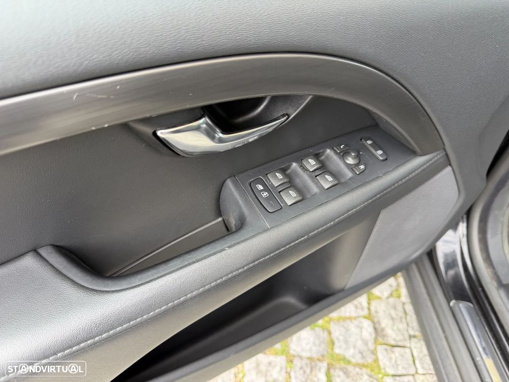 Volvo XC 70 2.0 D4 Summum Dynamic Geartronic - 16