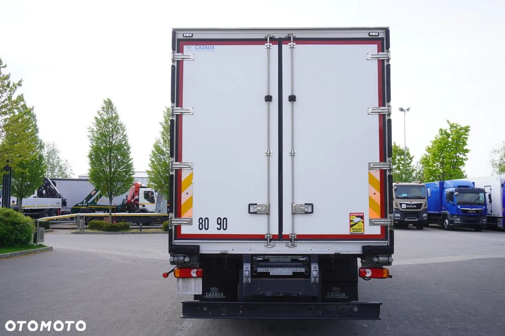 Renault D13 / 90 tys. km!!! / Chłodnia hakowa / Thermoking T800R / 2 sztuki - 8