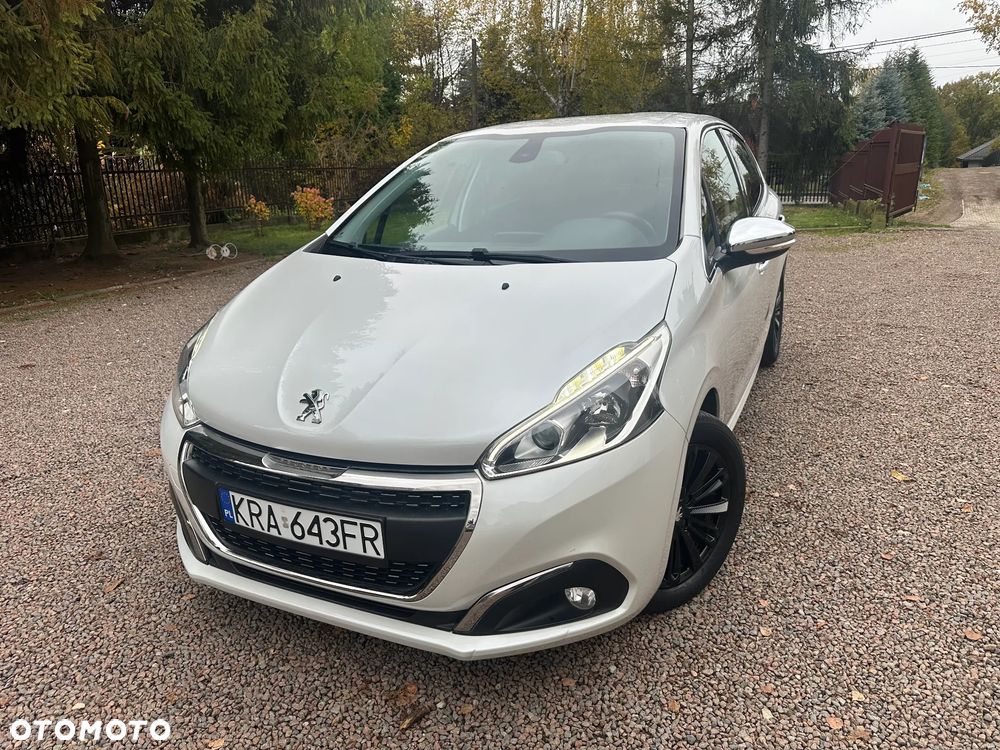 Peugeot 208 2016 photo 2