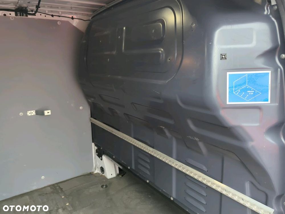 Mercedes-Benz VITO - 20