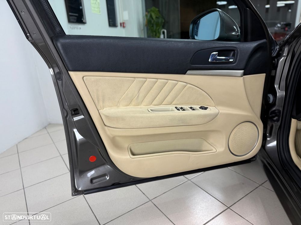 Alfa Romeo 159 Sportwagon 1.9 JTDM 16V DPF Impression - 14